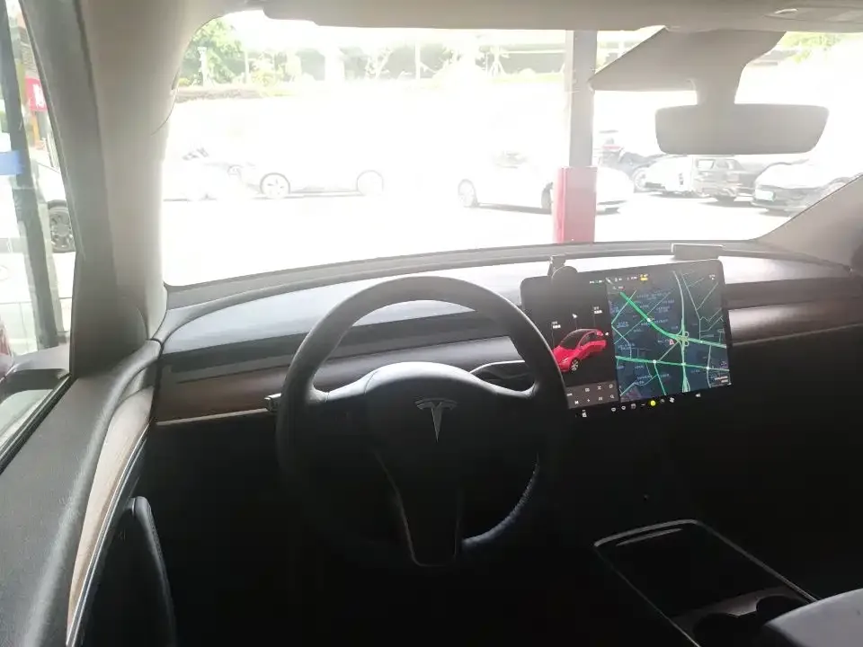 Tesla Model Y — фото 3