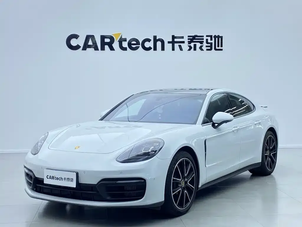 Porsche Panamera — фото 1