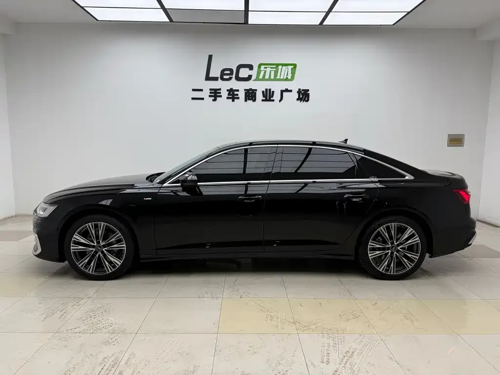 Audi A6L — фото 10
