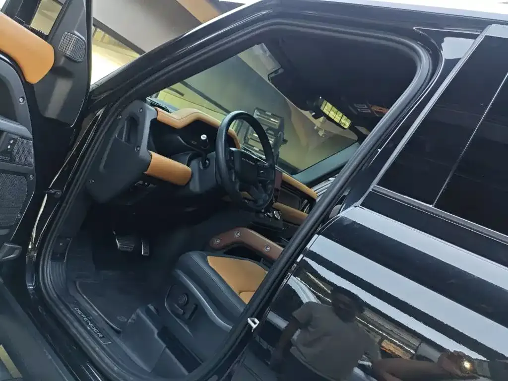 Land Rover Defender — фото 6