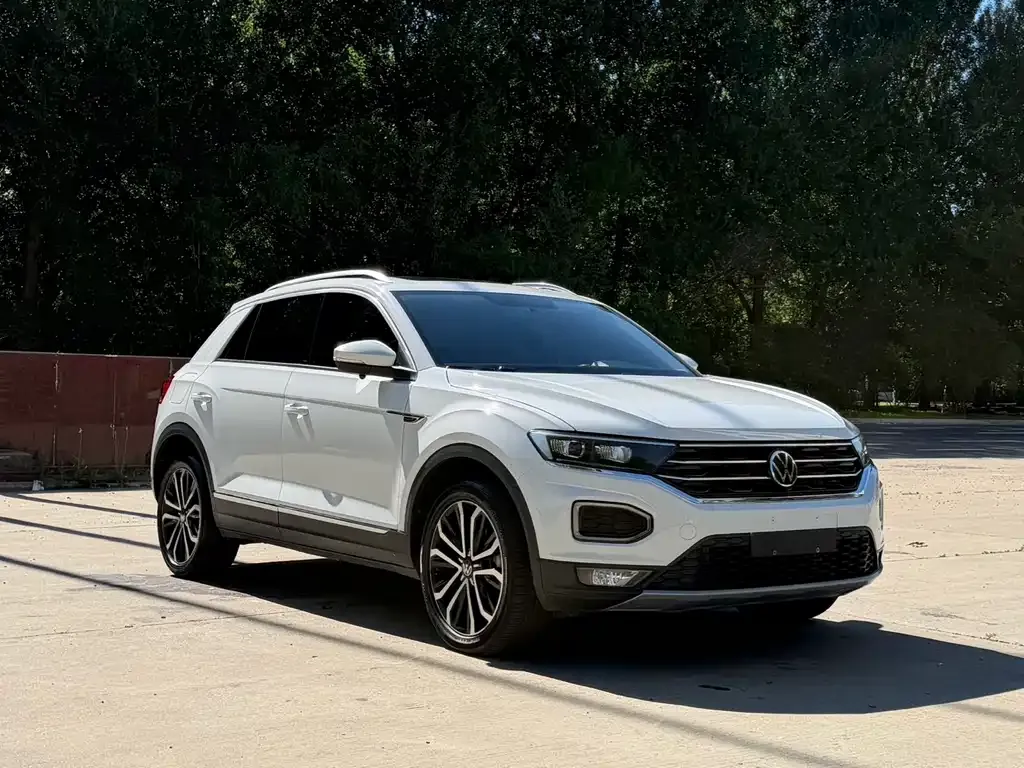 Volkswagen T-Roc — фото 10