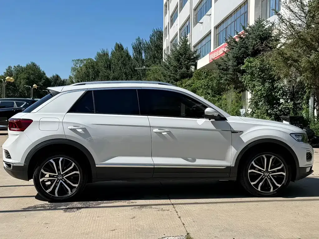 Volkswagen T-Roc — фото 5