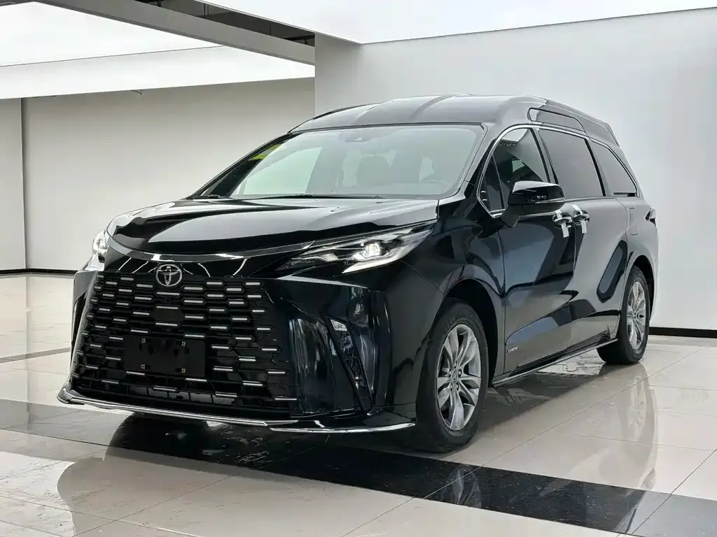 Toyota Sienna — фото 1