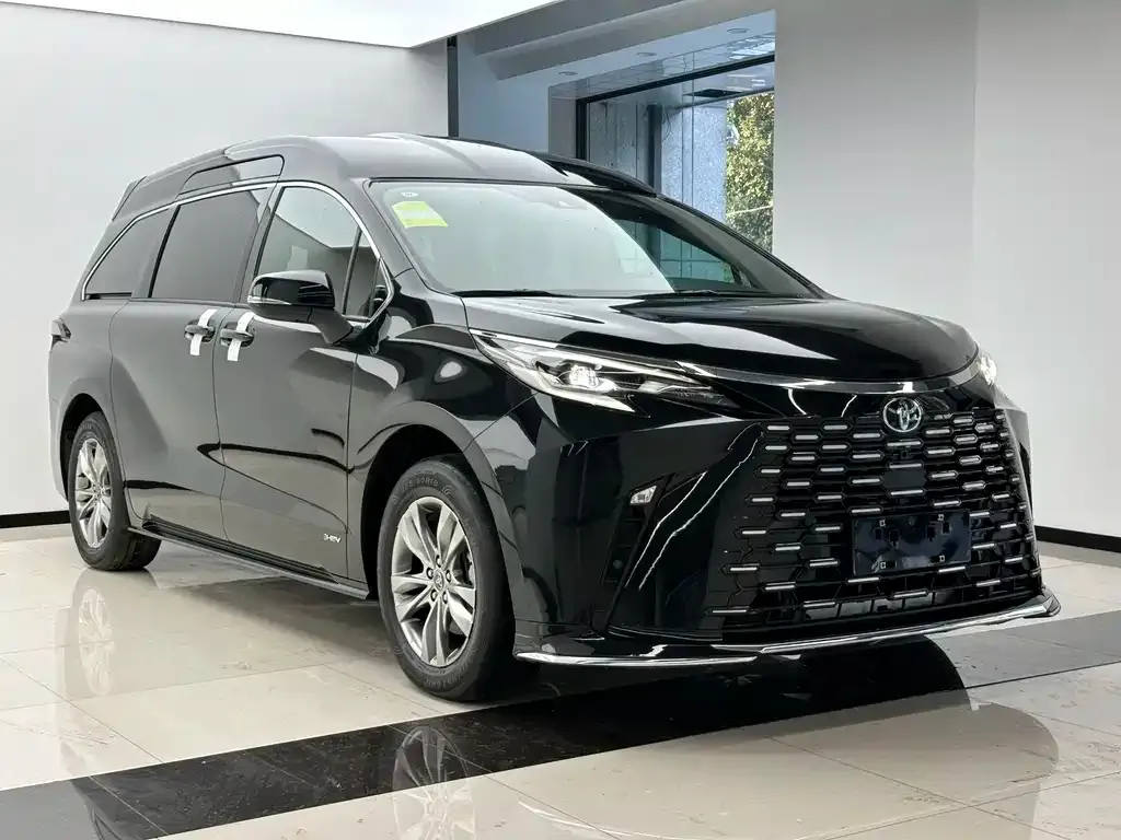 Toyota Sienna — фото 4