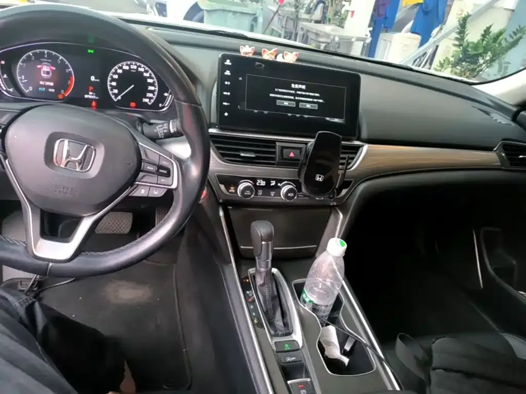 Honda Accord — фото 6