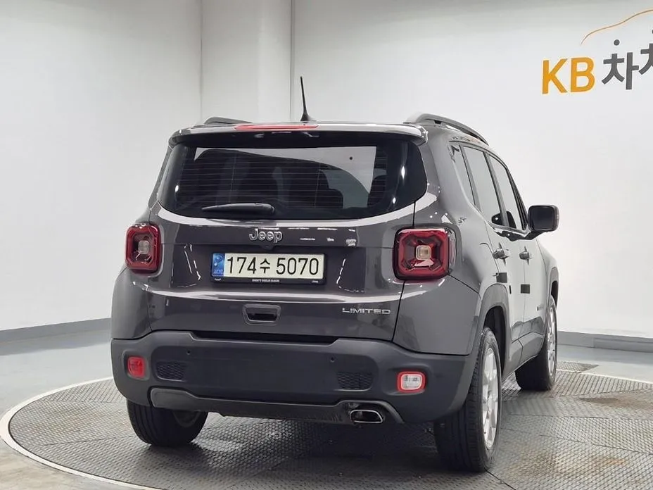 Jeep Renegade — фото 4