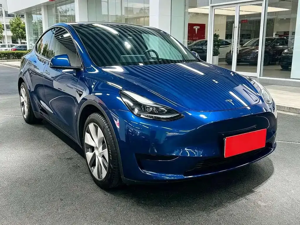 Tesla Model Y — фото 8