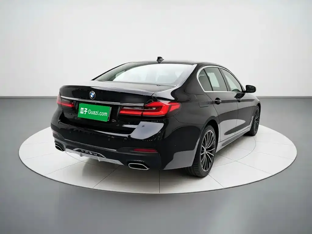 BMW 5 Series — фото 5
