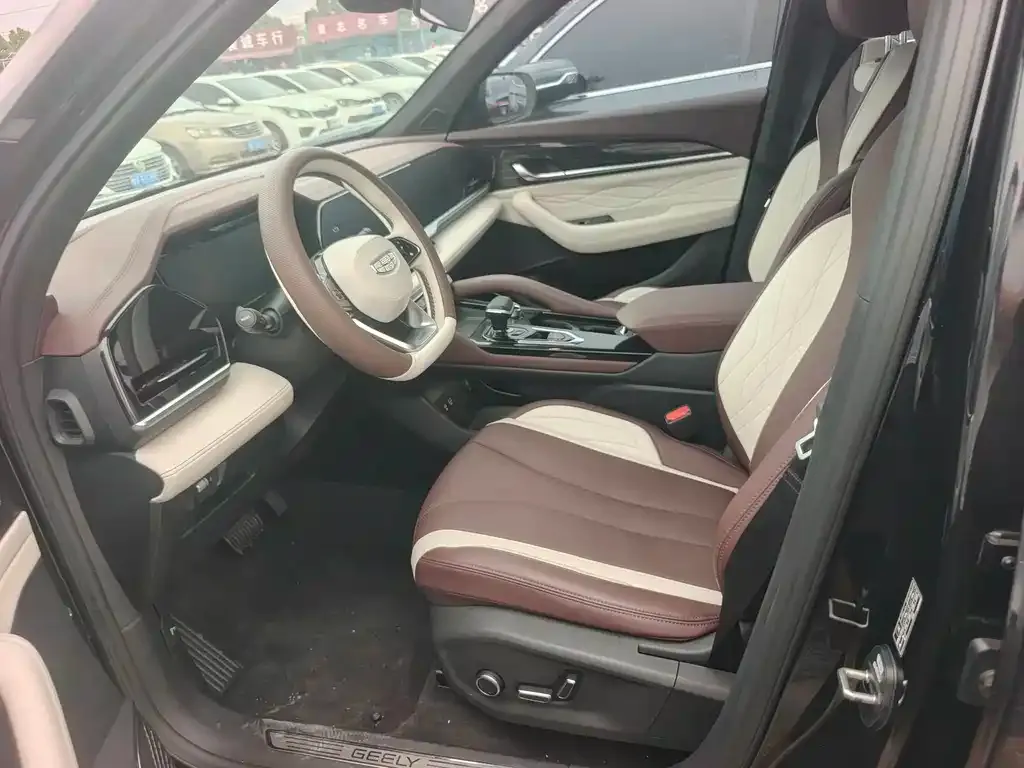 Geely Xingyue L — фото 10