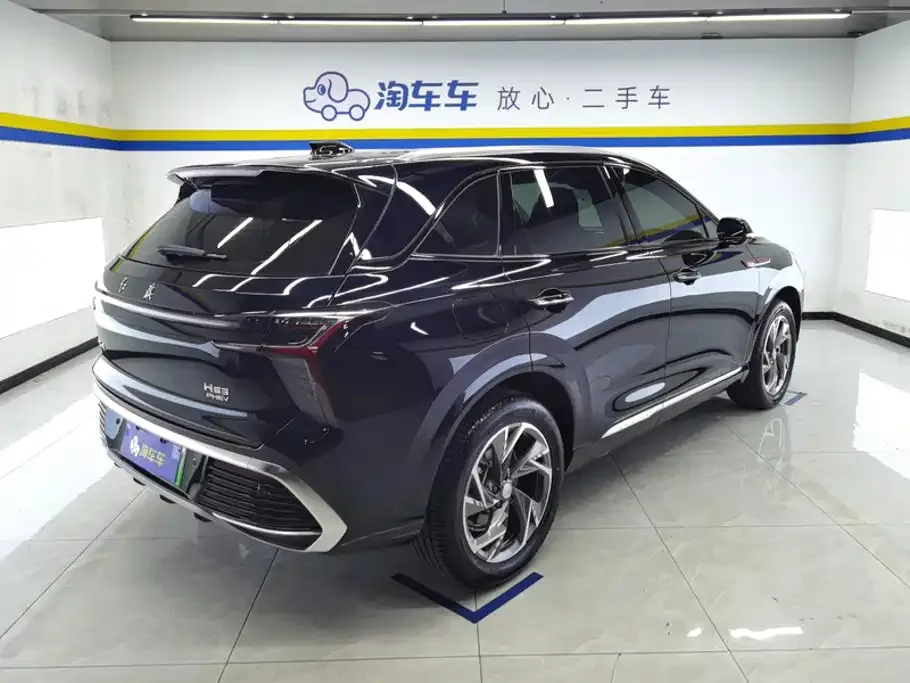 Hongqi HS3 PHEV — фото 6
