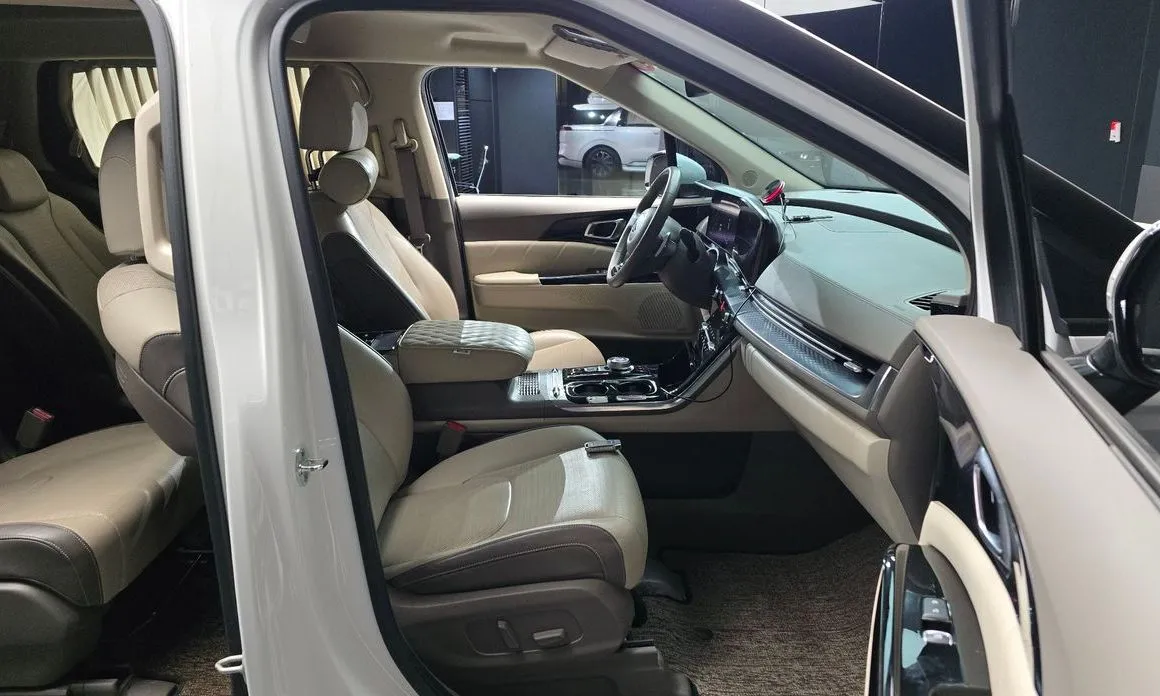 Kia Carnival — фото 10