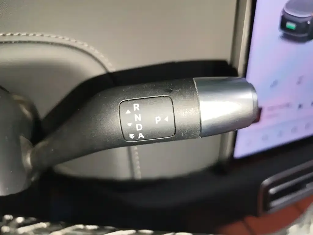 Li Auto L6 — фото 7