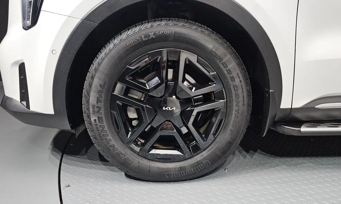 Kia Sorento — фото 6
