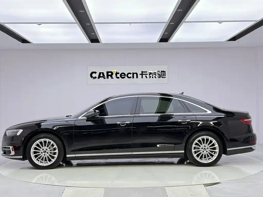 Audi A8 — фото 8