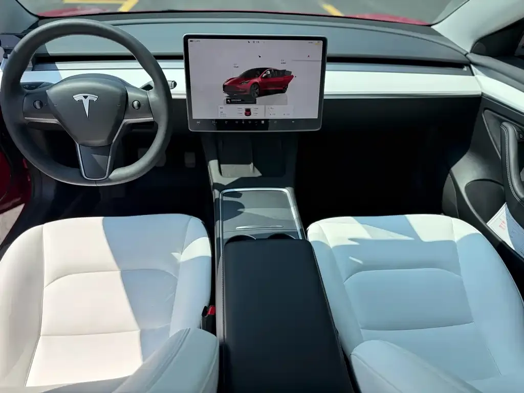 Tesla Model 3 — фото 5