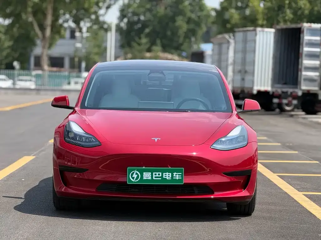 Tesla Model 3 — фото 7