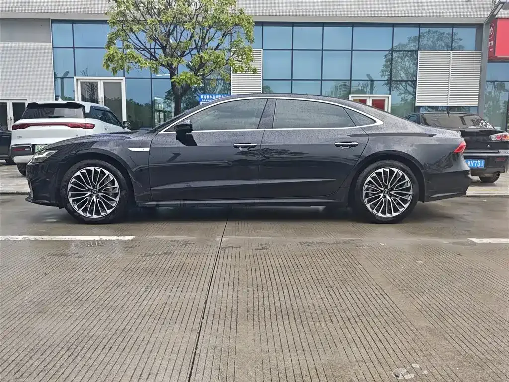 Audi A7L — фото 5