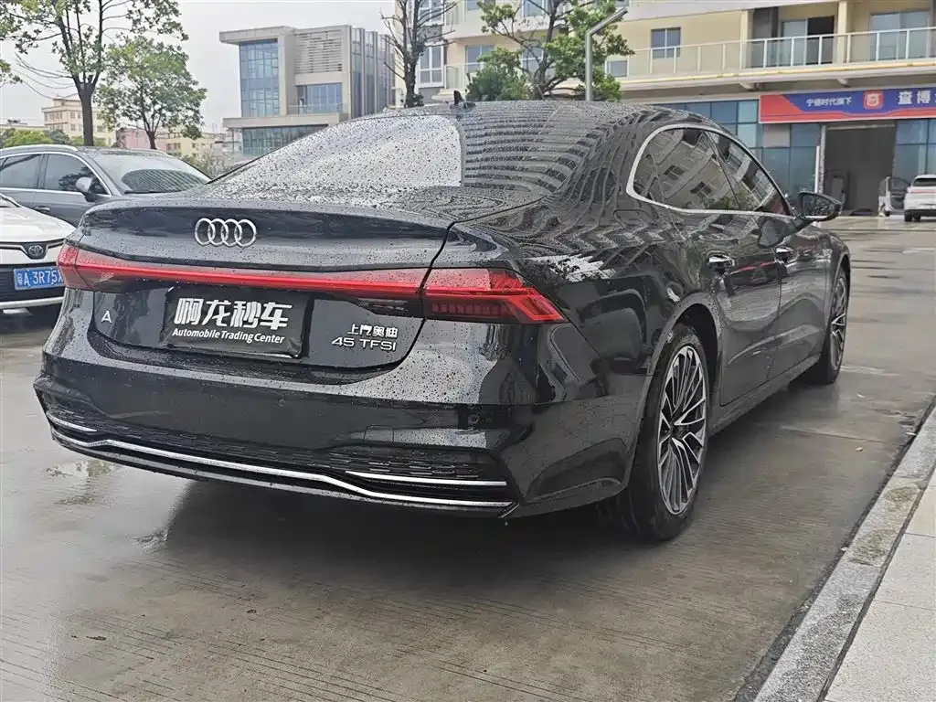 Audi A7L — фото 9