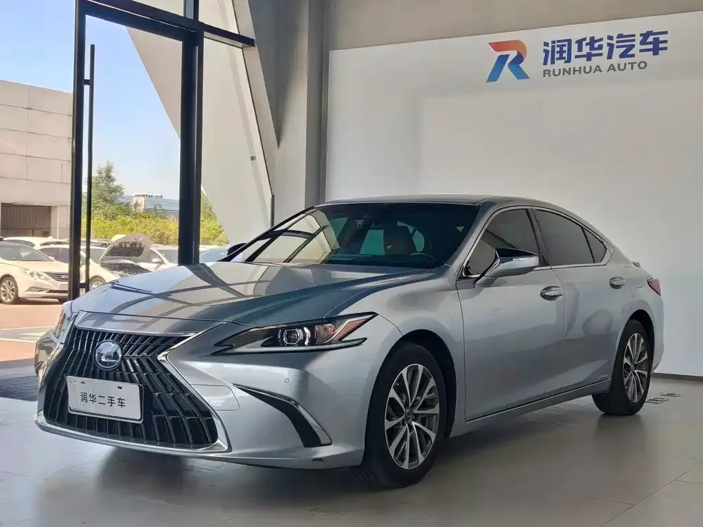 Lexus ES — фото 1