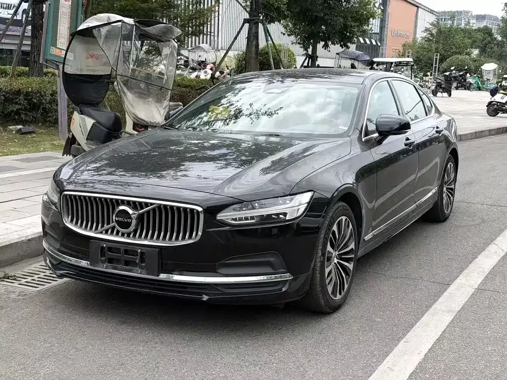 Volvo S90 — фото 1