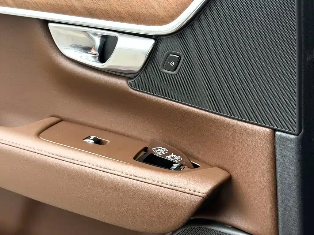Volvo S90 — фото 8