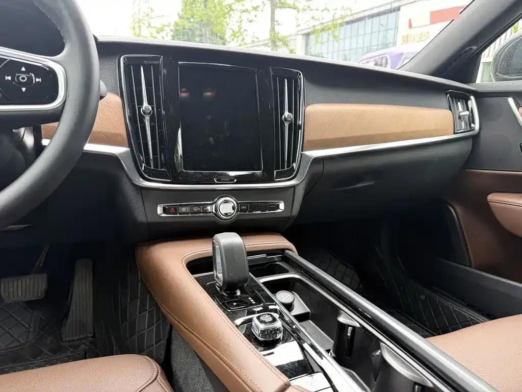 Volvo S90 — фото 2