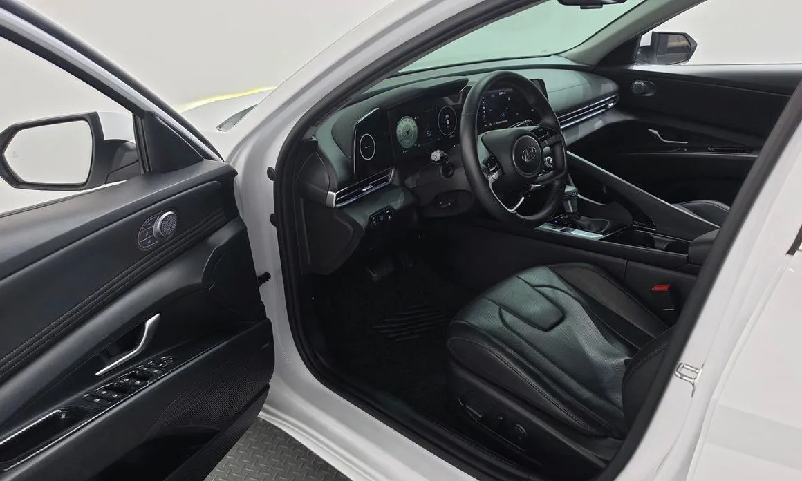 Hyundai AVANTE — фото 4