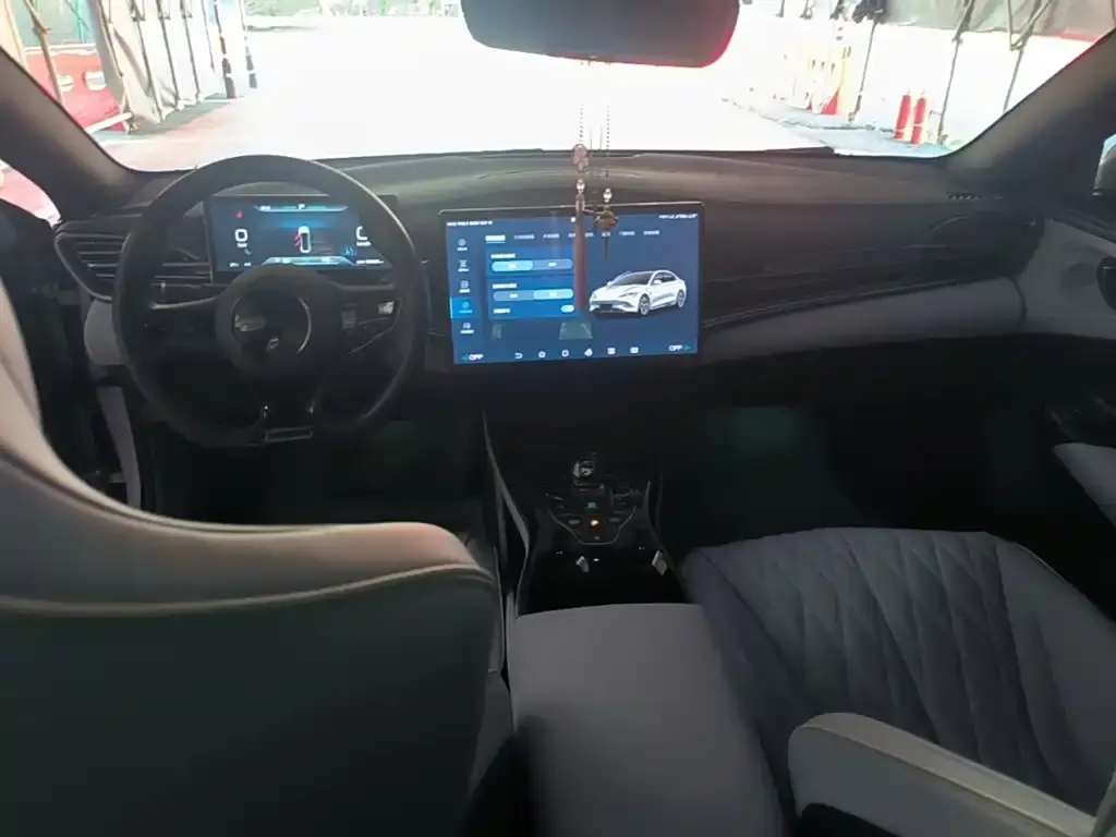 BYD Seal — фото 2