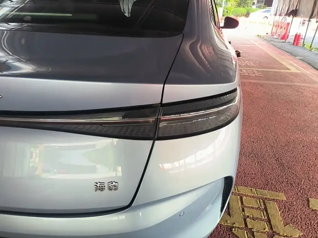 BYD Seal — фото 9