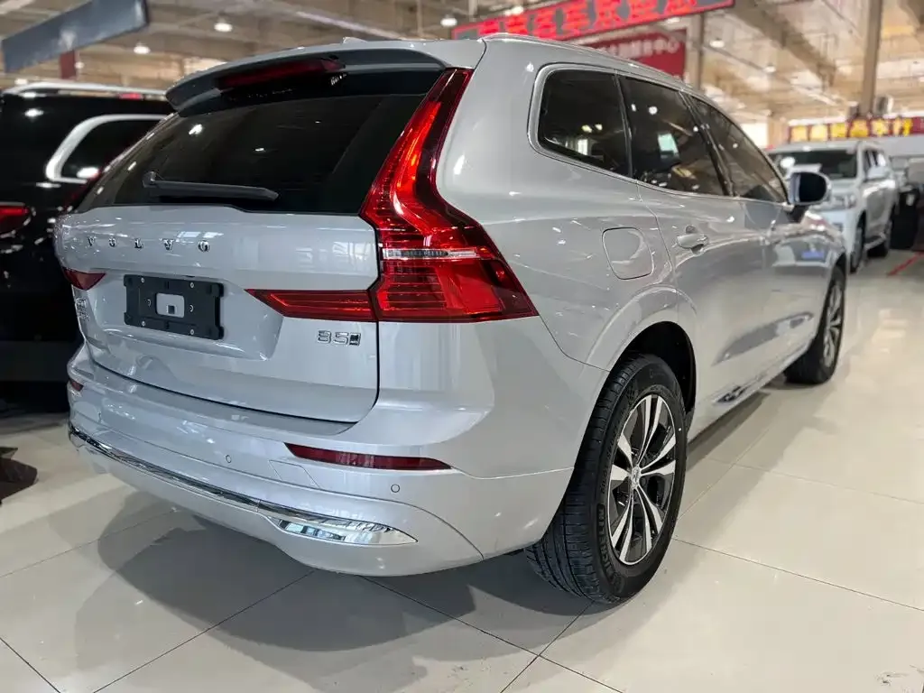 Volvo XC60 — фото 6