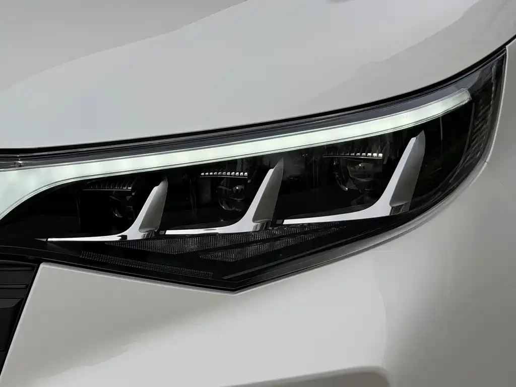 GAC Motor Trumpchi M6 — фото 6