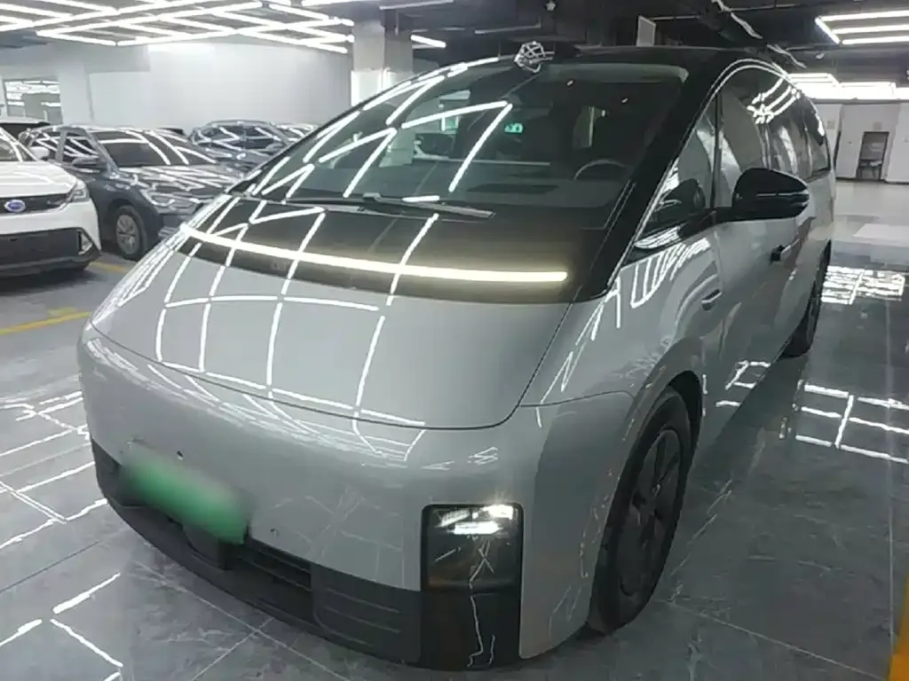 Li Auto MEGA — фото 1