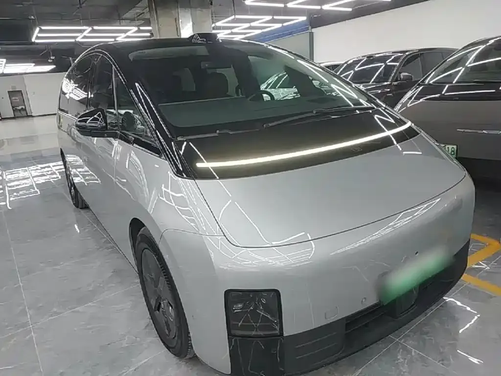 Li Auto MEGA — фото 8