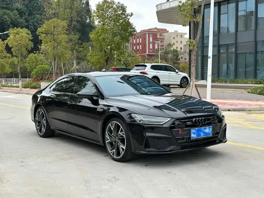 Audi A7L — фото 8
