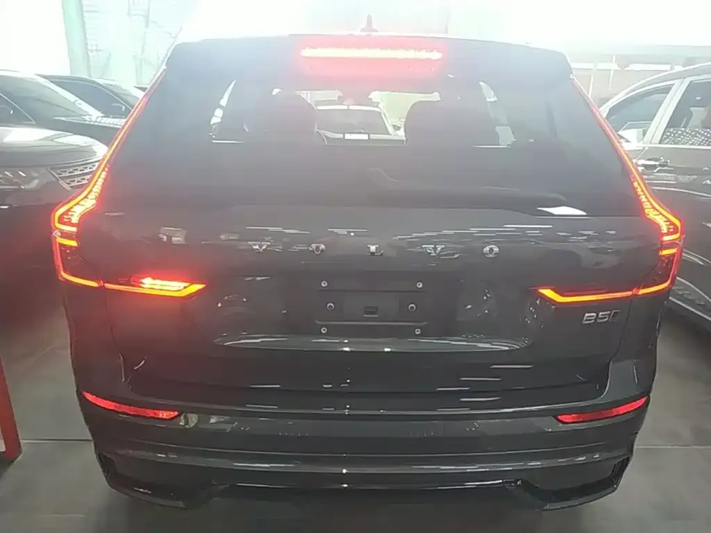 Volvo XC60 — фото 2