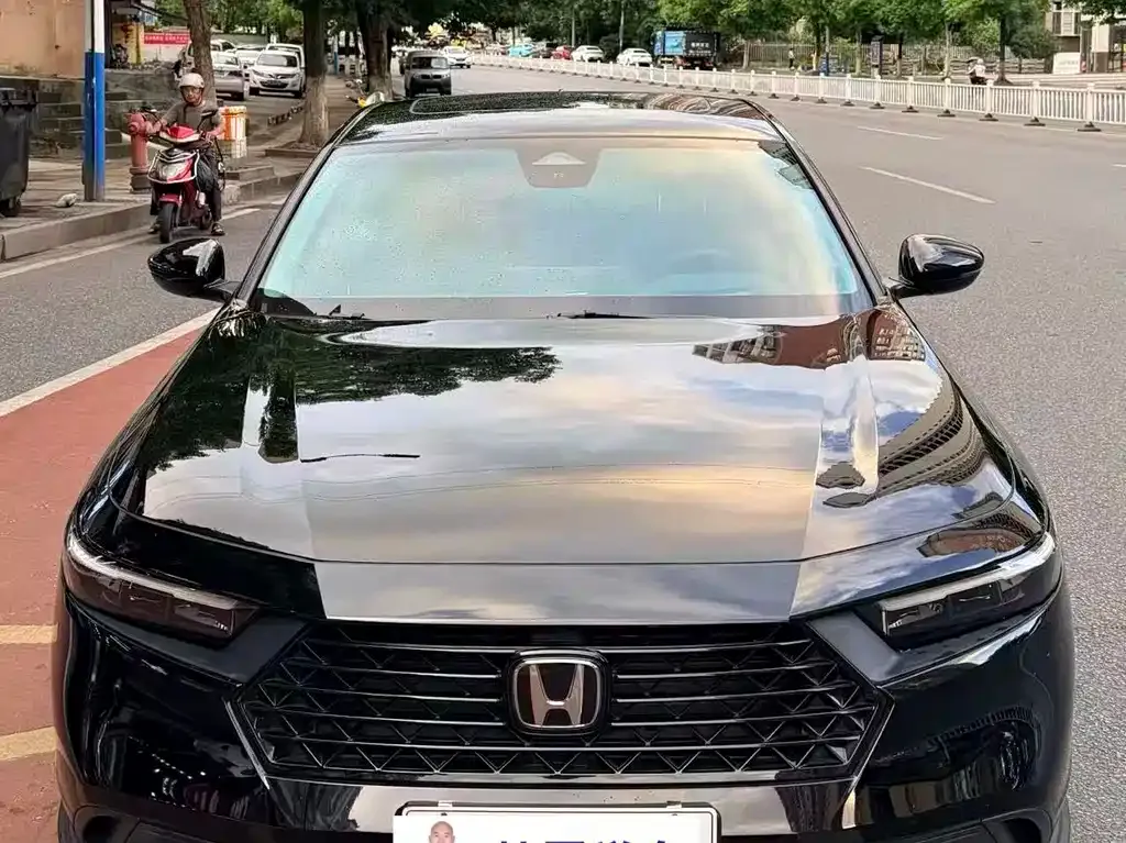 Honda Accord — фото 8