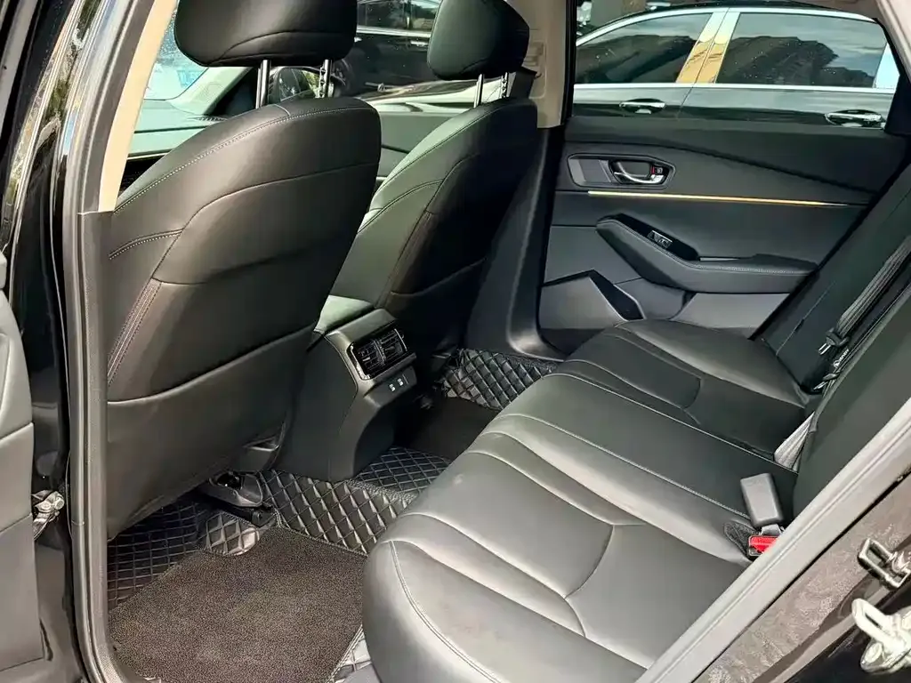 Honda Accord — фото 9