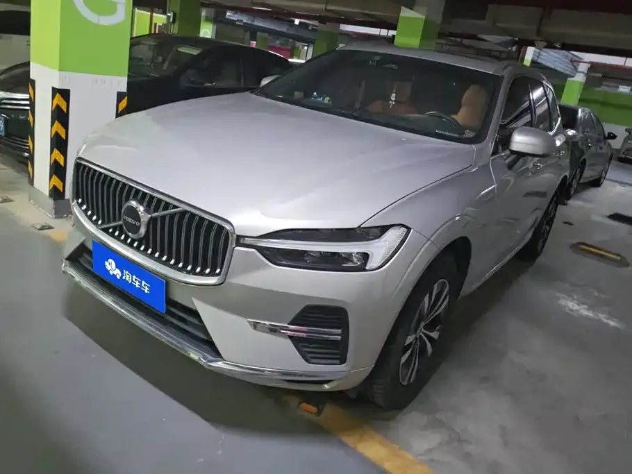 Volvo XC60 — фото 1