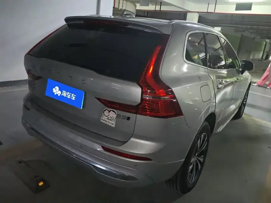Volvo XC60 — фото 10