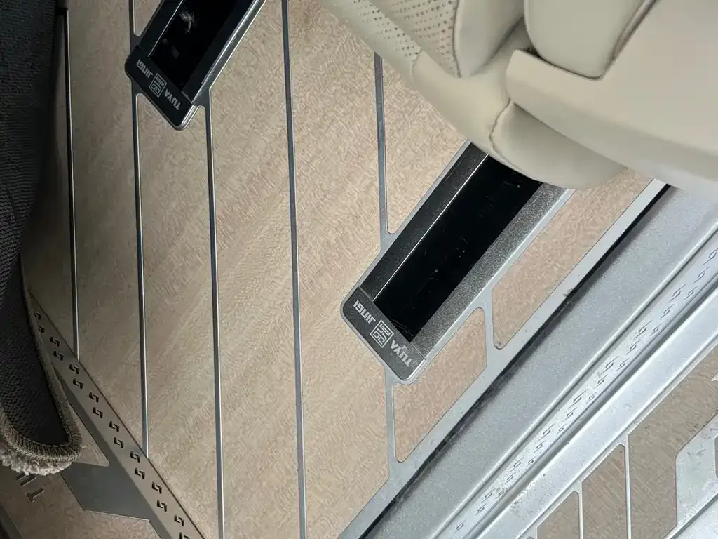Toyota Alphard — фото 7