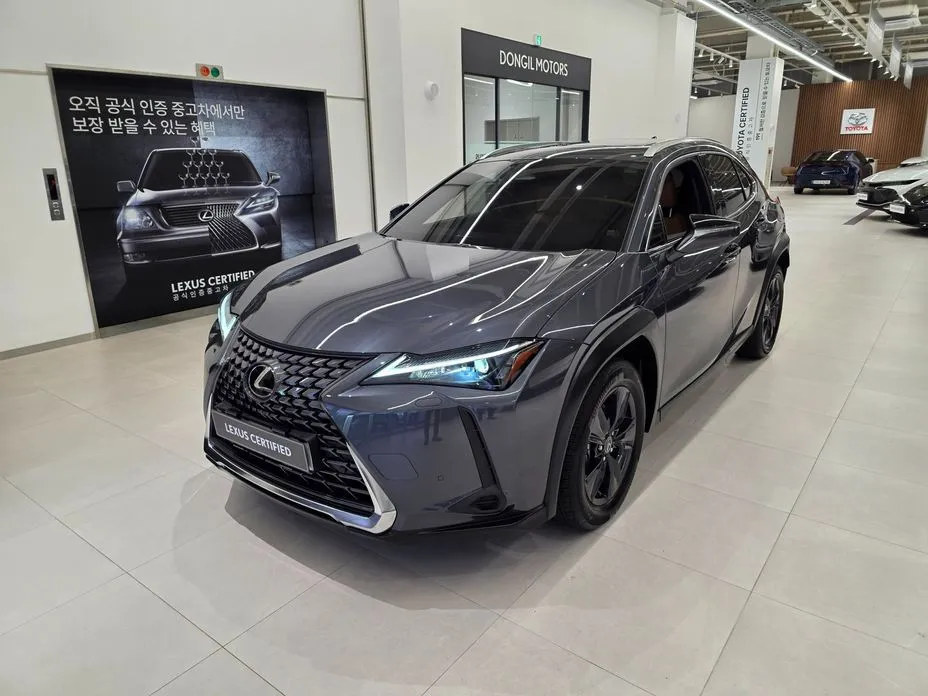 Lexus UX — фото 1