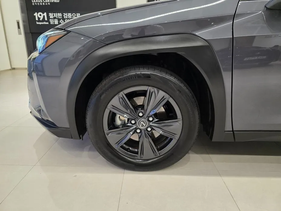 Lexus UX — фото 9