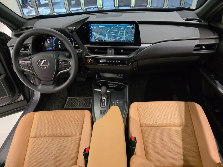 Lexus UX — фото 8