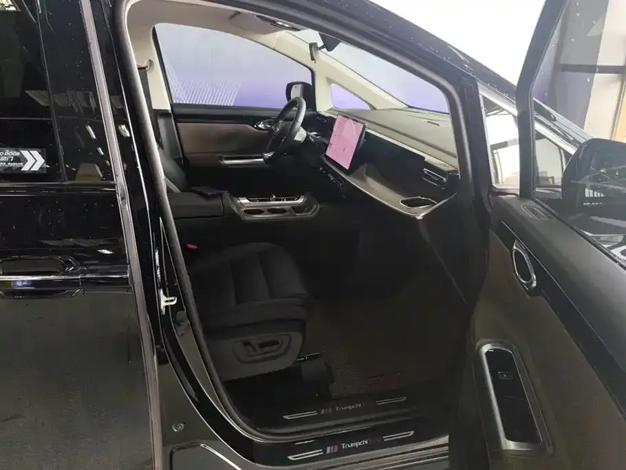GAC Motor Trumpchi E8 — фото 7