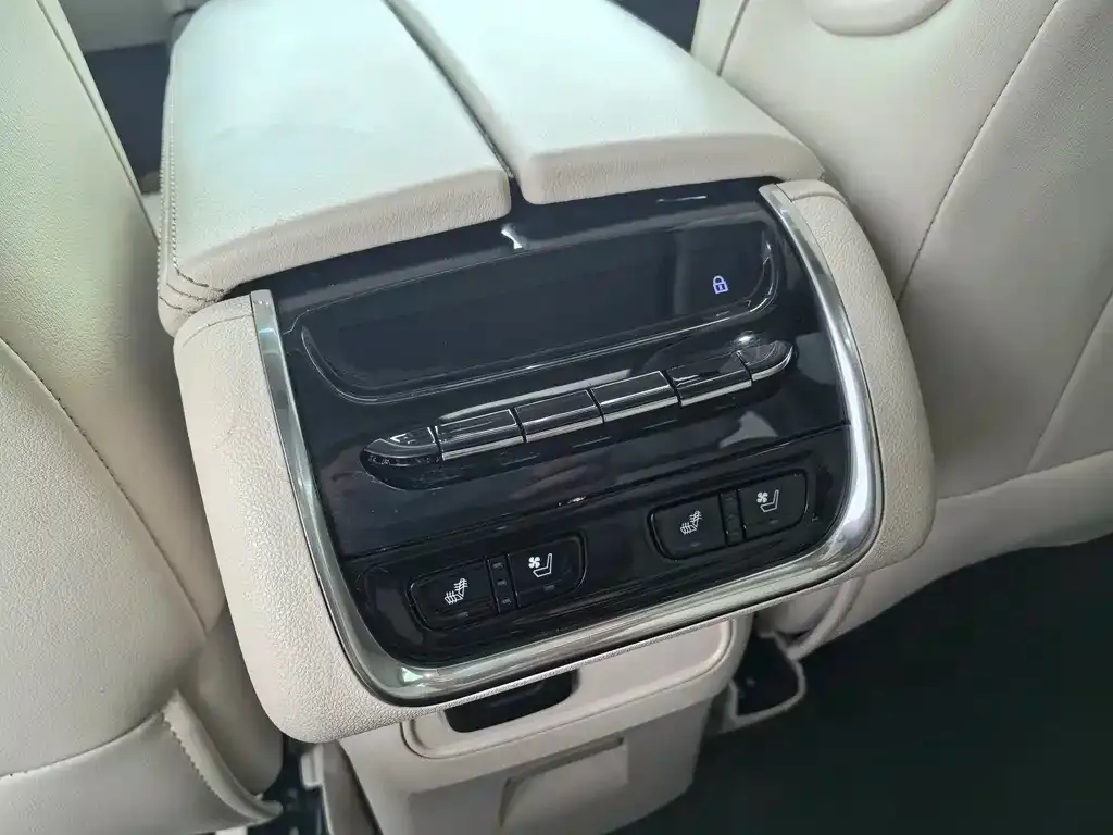 Buick Enclave — фото 10