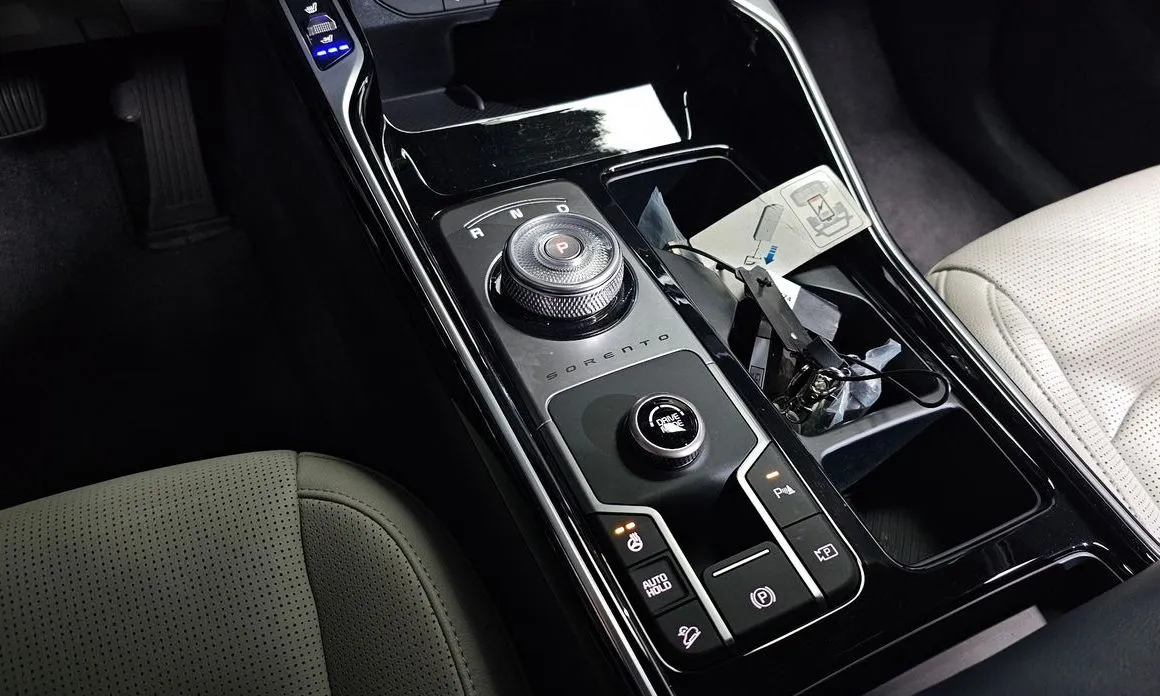 Kia Sorento — фото 10