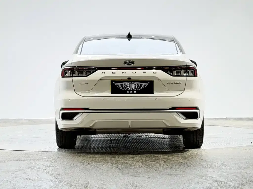 Ford Mondeo — фото 8