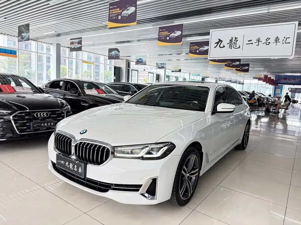 BMW 5 Series — фото 1