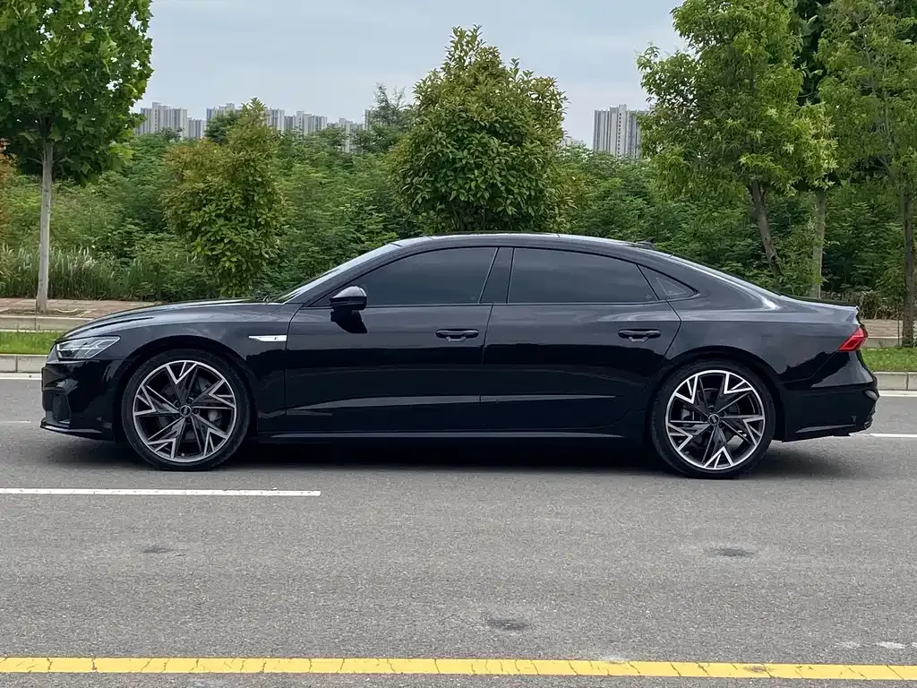 Audi A7L — фото 5