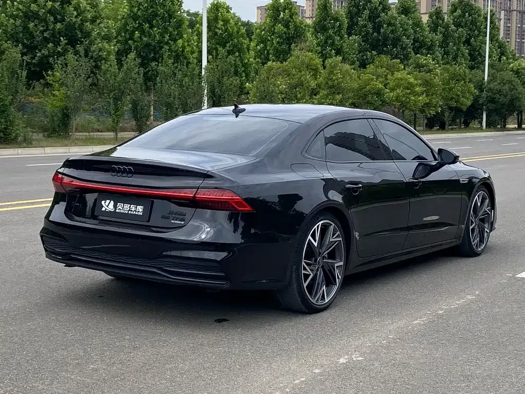 Audi A7L — фото 8